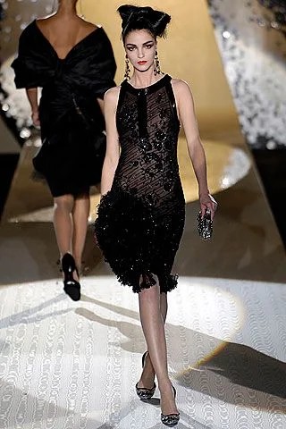 Look 16
